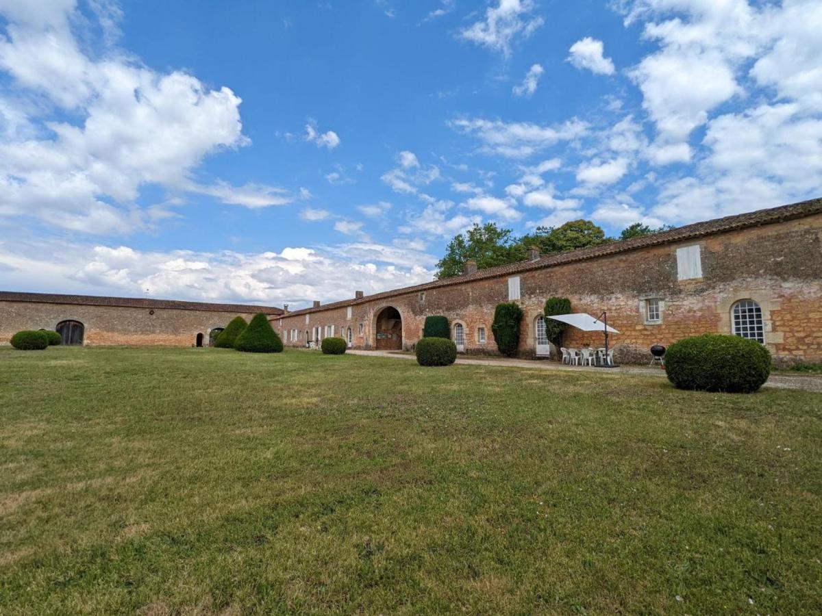 Gite Charmant Au Coeur D'Un Chateau Historique Avec Parc, Proche De Cognac, Ideal Famille Et Nature - Fr-1-653-167 Cherves-de-Cognac Экстерьер фото
